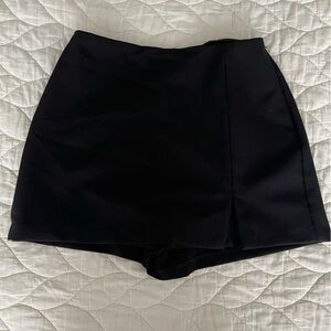 mini black skort size large fits 6